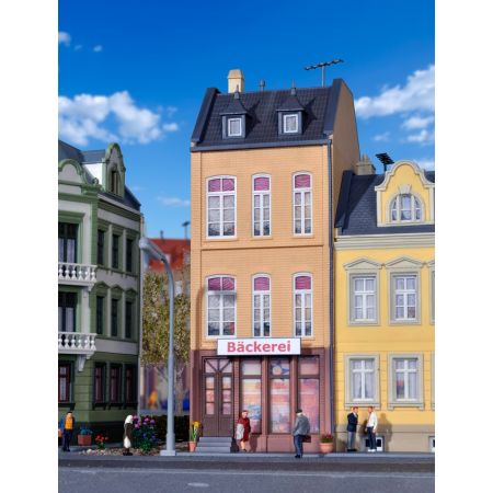 KIBRI 38393 H0 Kamienica z kawiarnią