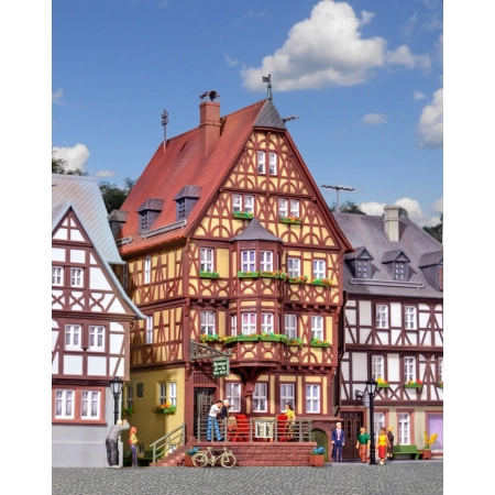 KIBRI 38902 H0 Dom z wykuszem w Miltenbergu