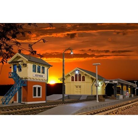 KIBRI 38994 H0 Zestaw dworcowy - Peron, nastawnia, magazyn