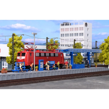 KIBRI 39557 H0 Peron z wiatą i oświetleniem LED