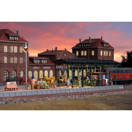 KIBRI 39564 H0 Peron Zell an der Mosel z oświetleniem LED
