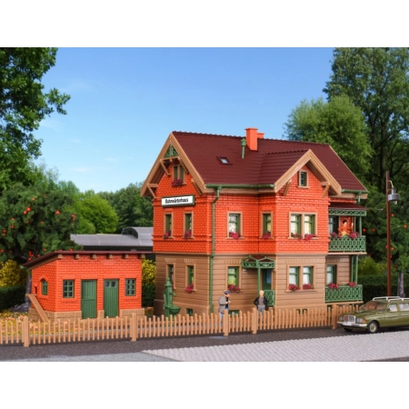 VOLLMER 43529 H0 Dom dróżnika Esslingen z kurnikiem i ogrodzeniem