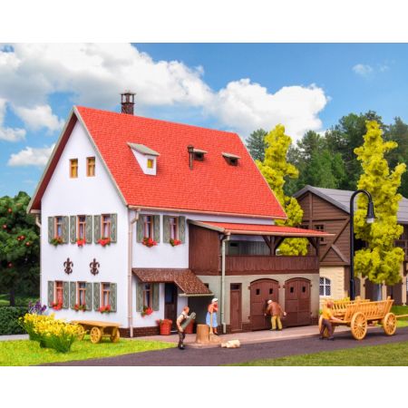 VOLLMER 43721 H0 Dom ze stodołą