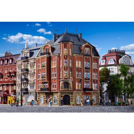 VOLLMER 43811 H0 Kamienica narożna przy Schlossallee 1