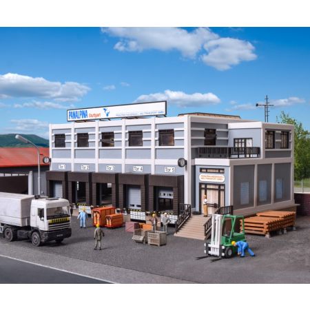 VOLLMER 45605 H0 Magazyn z dokami dla ciężarówek