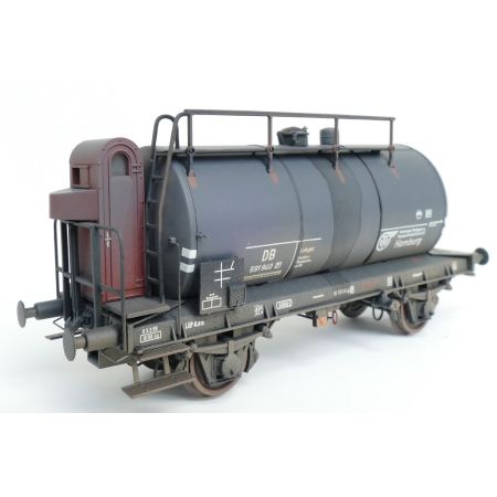EXACT-TRAIN EX22007 Wagon cysterna 24m3 o konstrukcji lekkiej VTG Nr.591940 (Brudzony), DB, Ep. IIIb