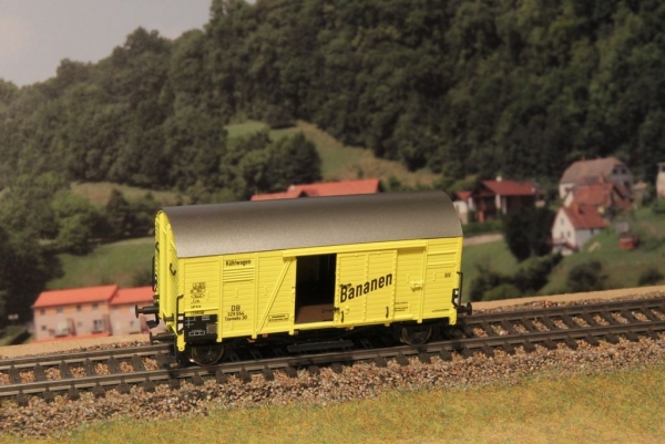 Exact-Train EX20120 Wagon towarowy kryty Oppeln Bananen Nr. 329551 Tnomehs 3, DB, Ep. III