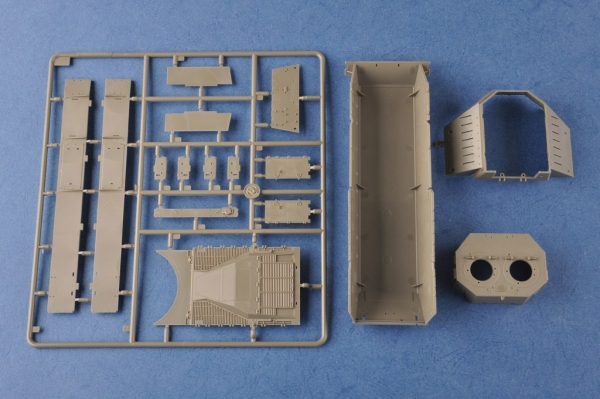 HOBBY BOSS 83870 IDF APC Nagmachon (Doghouse 2) - 1:35