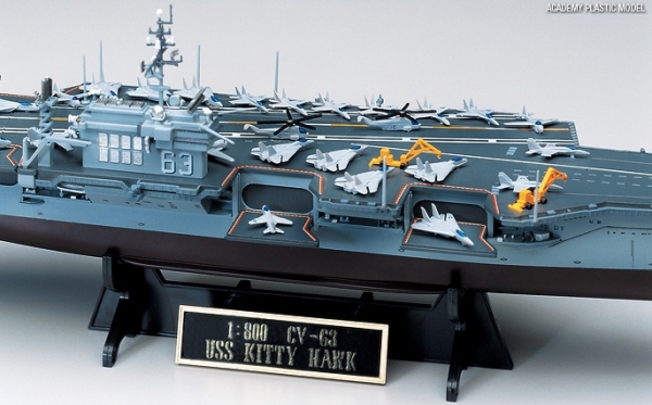 ACADEMY 14210 CV-63 USS Kittyhawk 1:800