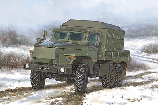 TRUMPETER 01071 Samochód ciężarowy URAL-4320 CHZ - 1:35